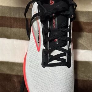 Brooks Men's White and Black Running Shoes